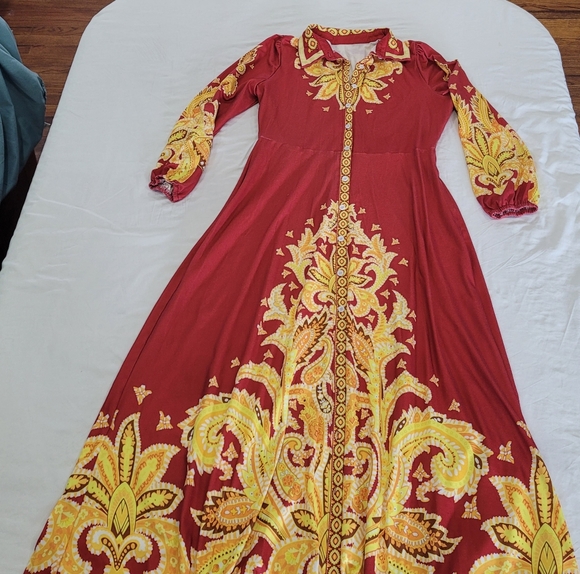 Elegant Red and Gold Women's Dress Size XL Button Up Down Graphic Print Collar - Picture 13 of 16